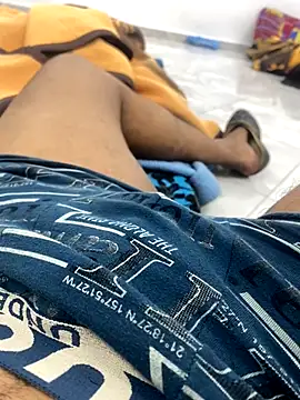 Lahcene online show from November 5, 2025, 5:49 pm