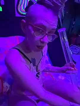 Stonermama666420 online show from February 4, 2026, 5:13 am