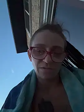 Stonermama666420 online show from May 19, 2026, 4:08 am