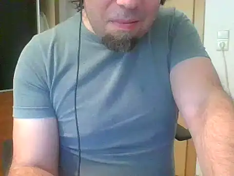 Snapshot of GeilerTiroler chatting on February 6, 2025, 1:54 pm GeilerTiroler online show from February 6, 2025, 1:54 pm