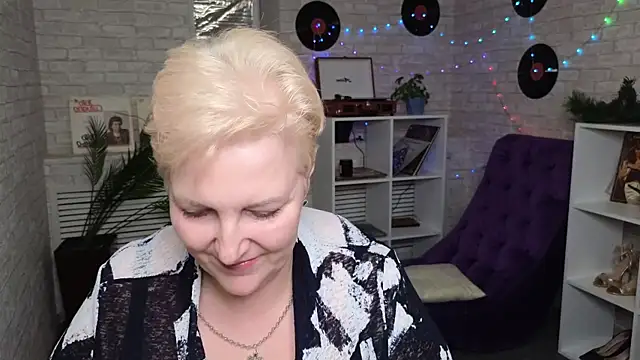 Sandra Snow online show from January 28, 2025, 8:36 pm
