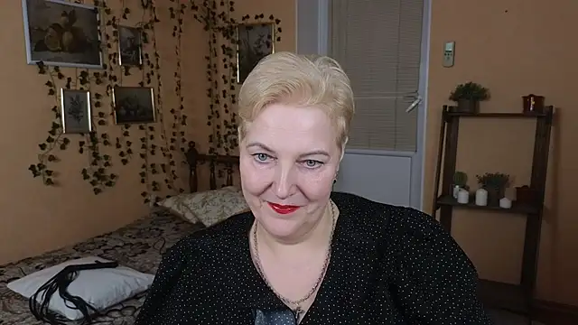 Sandra Snow online show from February 11, 2025, 6:22 pm