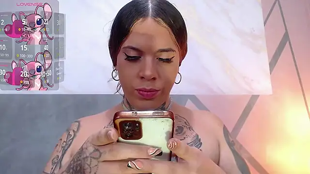 BriannaSweet  online show from March 7, 2025, 2:01 pm