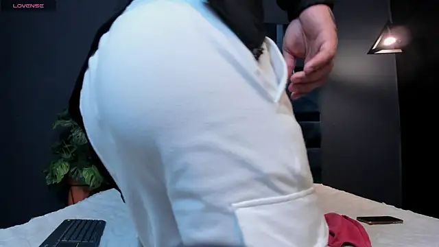 Flynn Riider online show from March 20, 2025, 11:38 am