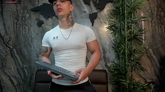 Flynn Riider online show from October 11, 2025, 5:14 pm