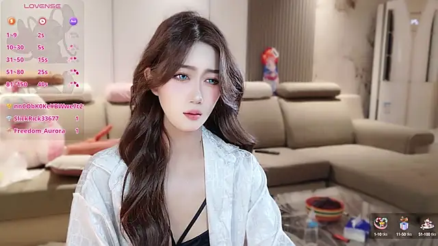 pinnnnnnk online show from September 9, 2025, 6:34 am