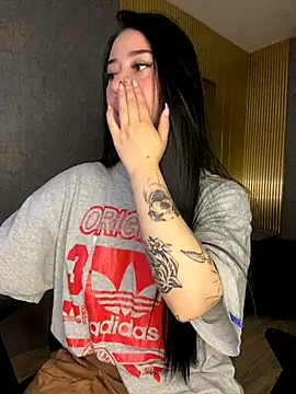 Zoee t online show from November 24, 2025, 4:45 am