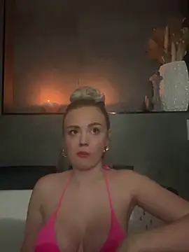 Snapshot of CherryEmmy chatting on February 27, 2025, 7:04 pm CherryEmmy online show from February 27, 2025, 7:04 pm