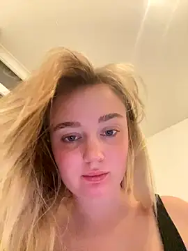 Snapshot of CherryEmmy chatting on November 25, 2025, 5:35 pm CherryEmmy online show from November 25, 2025, 5:35 pm