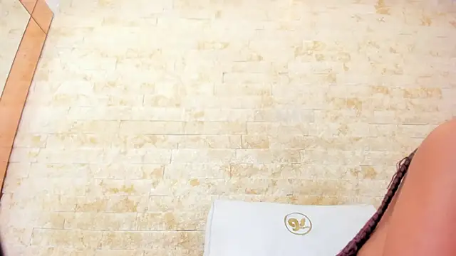 mia roldan  online show from January 8, 2026, 12:33 pm