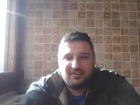  revianzip1 online show from January 3, 2025, 12:18 pm