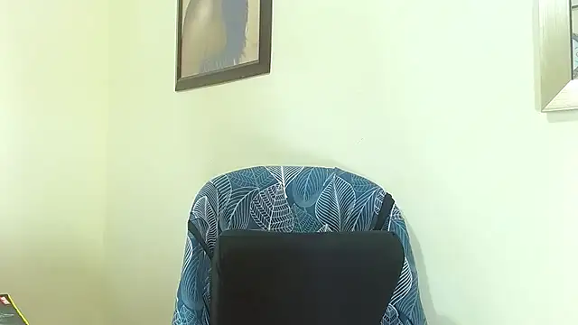 katerineleon online show from October 30, 2025, 9:11 pm