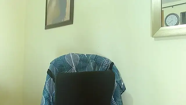 katerineleon online show from September 27, 2025, 9:21 pm