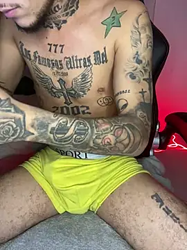 Junihn0 online show from January 10, 2025, 11:18 pm