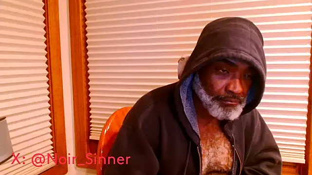 Snapshot of sinnernoir chatting on January 6, 2026, 5:44 am sinnernoir online show from January 6, 2026, 5:44 am