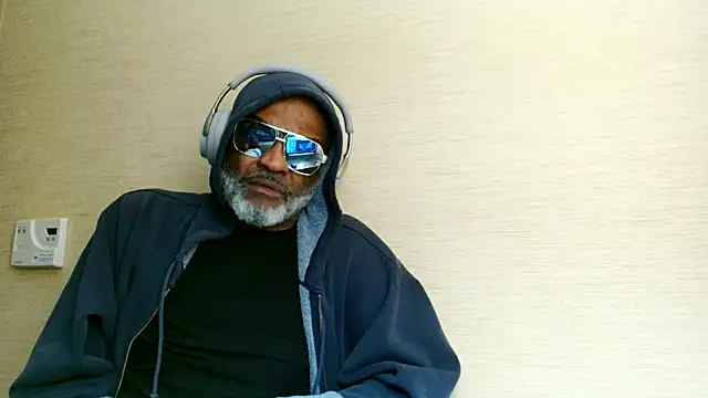 Snapshot of sinnernoir chatting on March 3, 2026, 2:24 pm sinnernoir online show from March 3, 2026, 2:24 pm