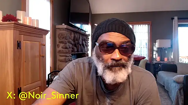 sinnernoir online show from September 19, 2025, 9:41 pm