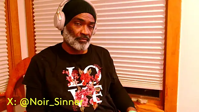 Snapshot of sinnernoir chatting on December 19, 2025, 8:17 am sinnernoir online show from December 19, 2025, 8:17 am