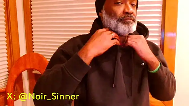 Snapshot of sinnernoir chatting on December 22, 2025, 8:03 am sinnernoir online show from December 22, 2025, 8:03 am