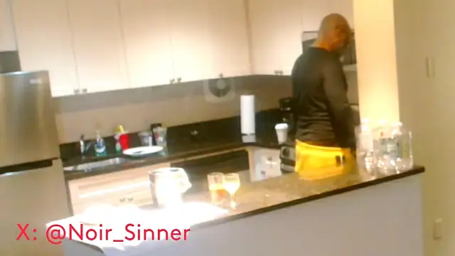 Snapshot of sinnernoir chatting on February 24, 2026, 3:02 pm sinnernoir online show from February 24, 2026, 3:02 pm