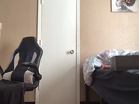 Eboni03 online show from January 16, 2025, 6:27 pm