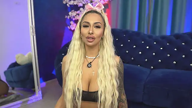 GoldenAmber online show from September 28, 2025, 7:32 pm