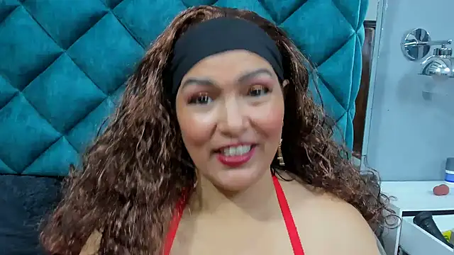 Snapshot of PENELOPELEWISs chatting on October 31, 2025, 7:49 am PENELOPELEWISs online show from October 31, 2025, 7:49 am