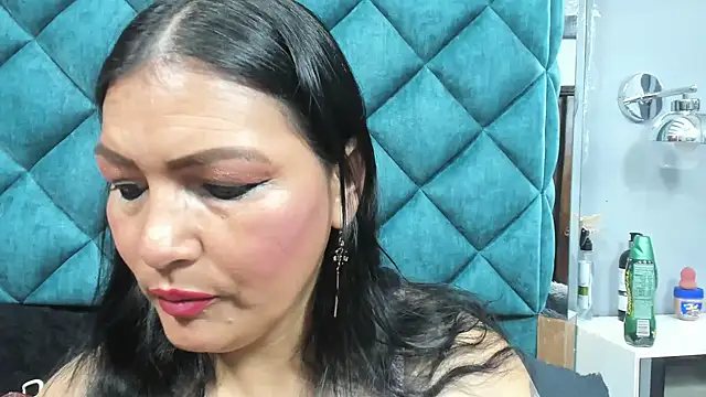 PENELOPELEWISs online show from March 25, 2026, 7:46 pm