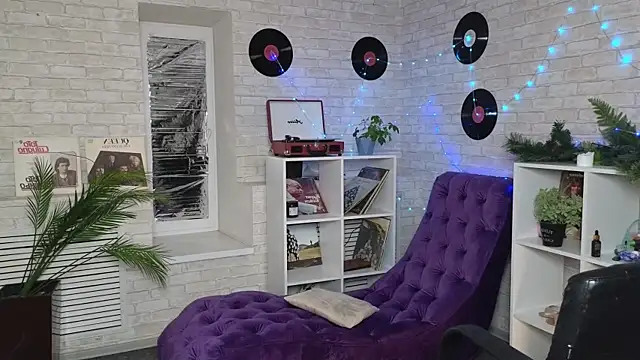 Ruby Rubarb online show from February 11, 2025, 5:18 pm