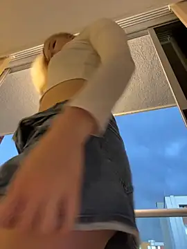 NicoleCut online show from December 1, 2025, 10:43 pm