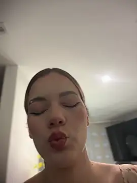 NicoleCut online show from June 6, 2026, 9:20 pm