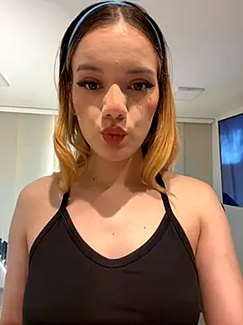 NicoleCut online show from November 16, 2025, 11:26 am