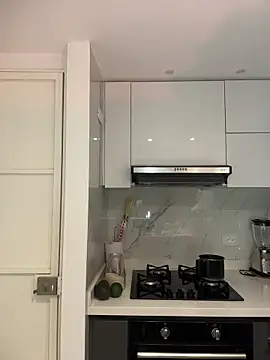 NicoleCut online show from March 11, 2026, 10:09 am