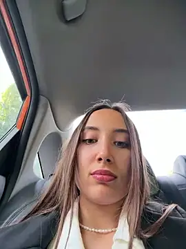 VelvetVixenI online show from May 28, 2026, 3:51 pm