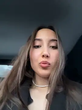 VelvetVixenI online show from April 13, 2026, 3:38 pm