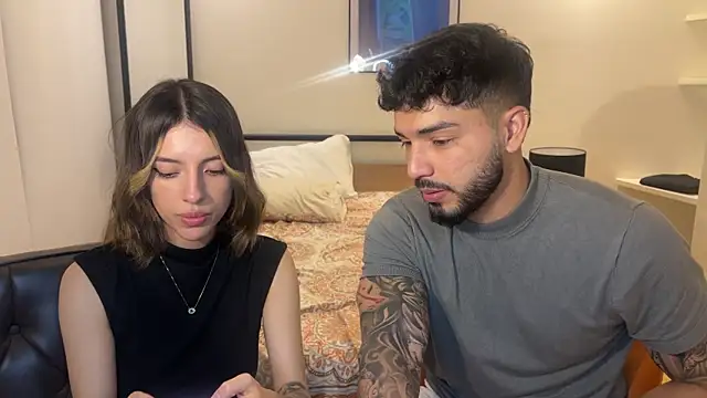 Snapshot of savage_sweethearts chatting on September 15, 2025, 4:57 am savage sweethearts online show from September 15, 2025, 4:57 am