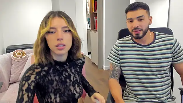 Snapshot of savage_sweethearts chatting on March 20, 2025, 2:19 am savage sweethearts online show from March 20, 2025, 2:19 am