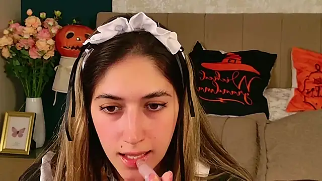 Snapshot of Teresa_Stane chatting on October 29, 2025, 5:28 am Teresa Stane online show from October 29, 2025, 5:28 am