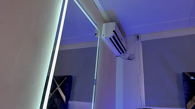 melodiipierce  online show from March 11, 2025, 7:03 pm