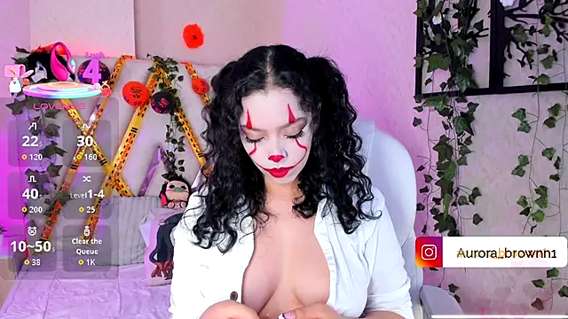 Aurora Brownn online show from October 31, 2025, 5:26 am