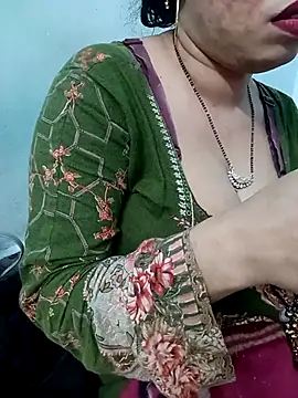 Haniya-143 online show from December 22, 2025, 9:26 pm