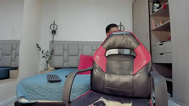 JEFFREY COTTOM online show from November 22, 2025, 11:31 am