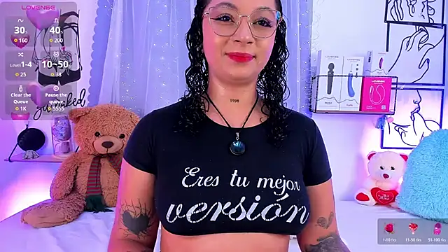 Snapshot of Mari_Sweett chatting on May 21, 2026, 4:59 pm Mari Sweett online show from May 21, 2026, 4:59 pm