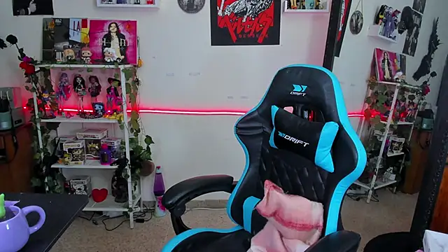 Snapshot of _sakae_ chatting on November 20, 2025, 8:15 am sakae online show from November 20, 2025, 8:15 am