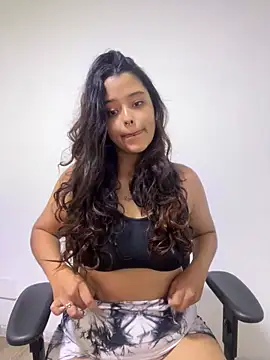 Snapshot of Ariana_Pierce chatting on May 16, 2026, 8:52 pm Ariana Pierce online show from May 16, 2026, 8:52 pm
