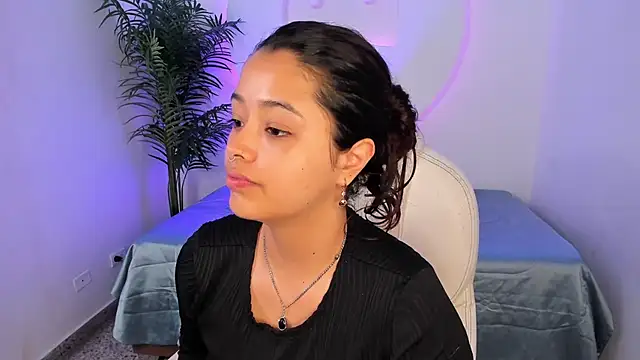 Snapshot of Ariana_Pierce chatting on December 20, 2025, 12:30 pm Ariana Pierce online show from December 20, 2025, 12:30 pm