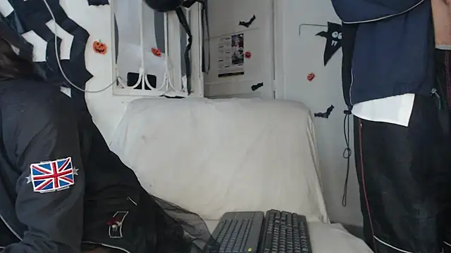 pervertsteens3 online show from October 30, 2025, 5:17 am