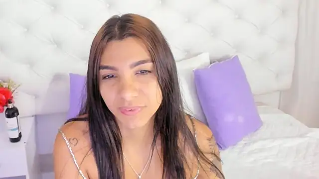 anchela-garcia1 online show from November 28, 2025, 2:28 pm