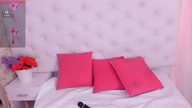 anchela-garcia1 online show from September 30, 2025, 2:12 pm