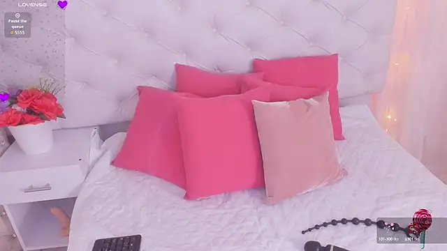 anchela-garcia1 online show from September 18, 2025, 12:19 pm